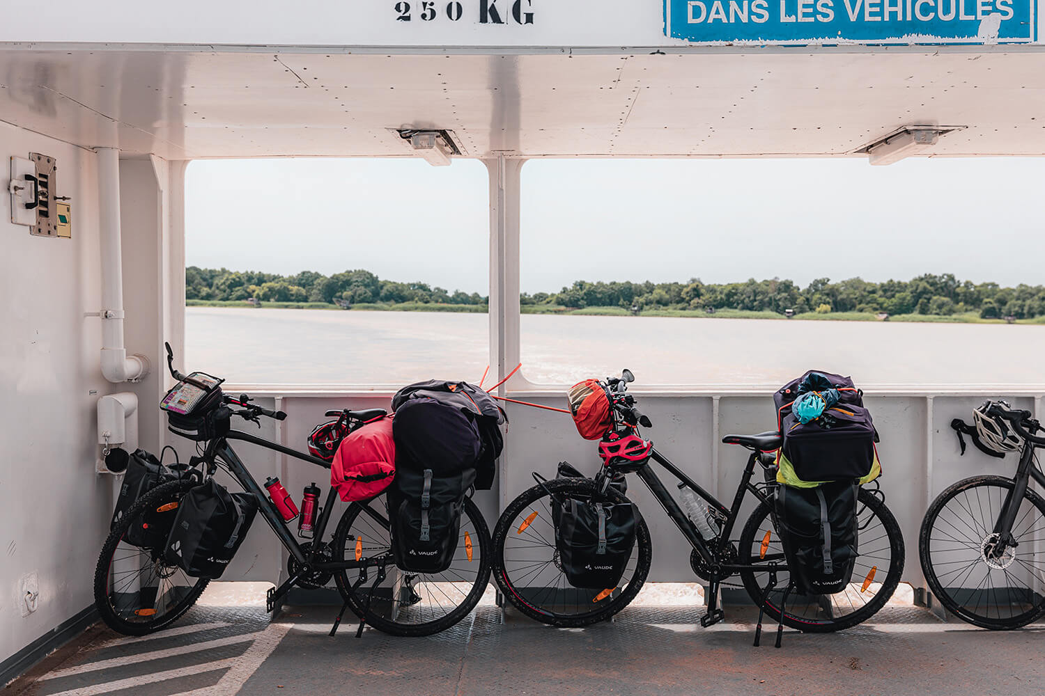 Canal des 2 mers, Gironde, bac Lamarque - Blaye