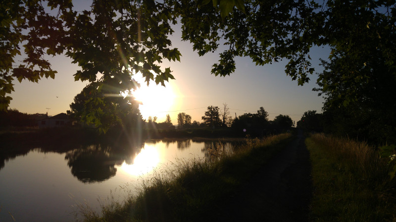 Coucher de soleil Canal des 2 Mers à vélo