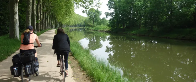Sur le canal du midi à vélo