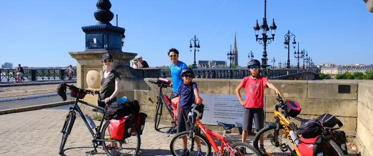 thumbnail_canal-des-deux-mers-arrivee-bordeaux-cb-1920px.jpg