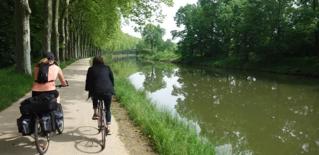 Sur le canal du midi à vélo