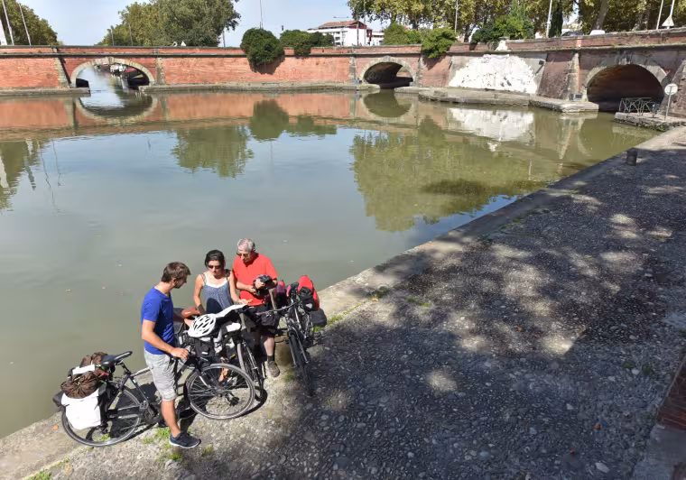 Bassin des Filtres à Toulouse entre Garonne et canal du Midi