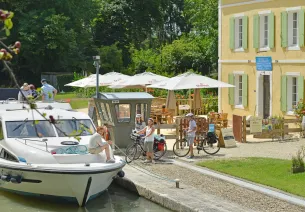 Ecluse de Villeton sur le canal de Garonne