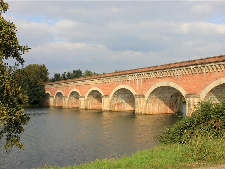 Le pont-canal du Cacor à Moissac