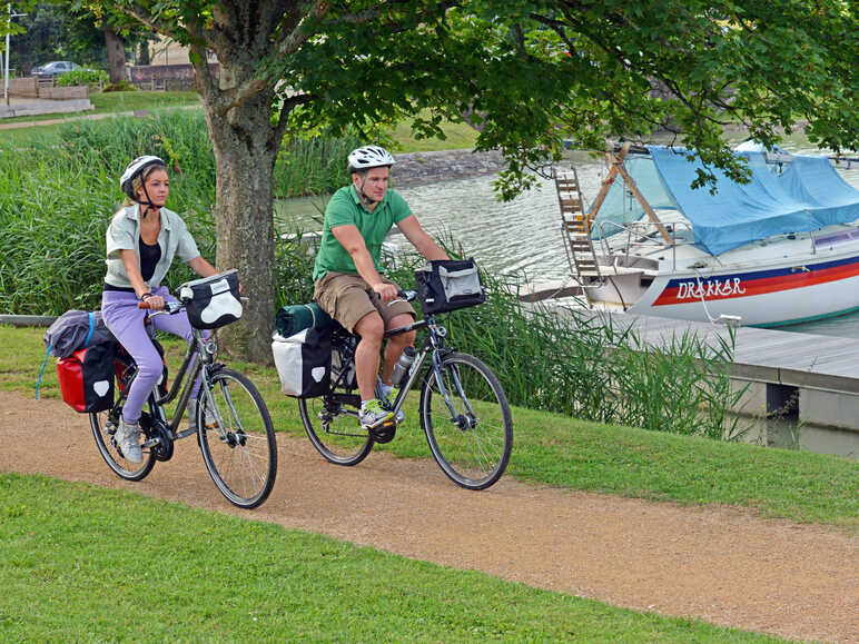 Cyclistes au Port de Montauban