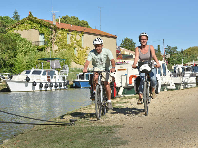 Sur le port à vélo à Capestang