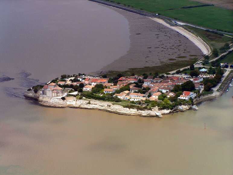 Talmont-sur-Gironde : vue aérienne